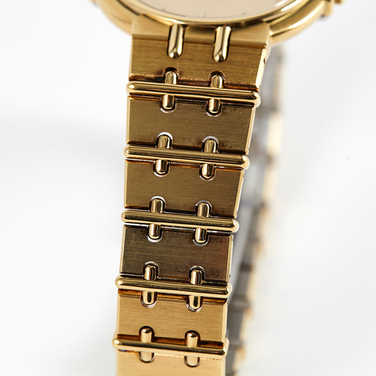Universal Geneve Ultra Thin Neo-Vintage Wristwatch