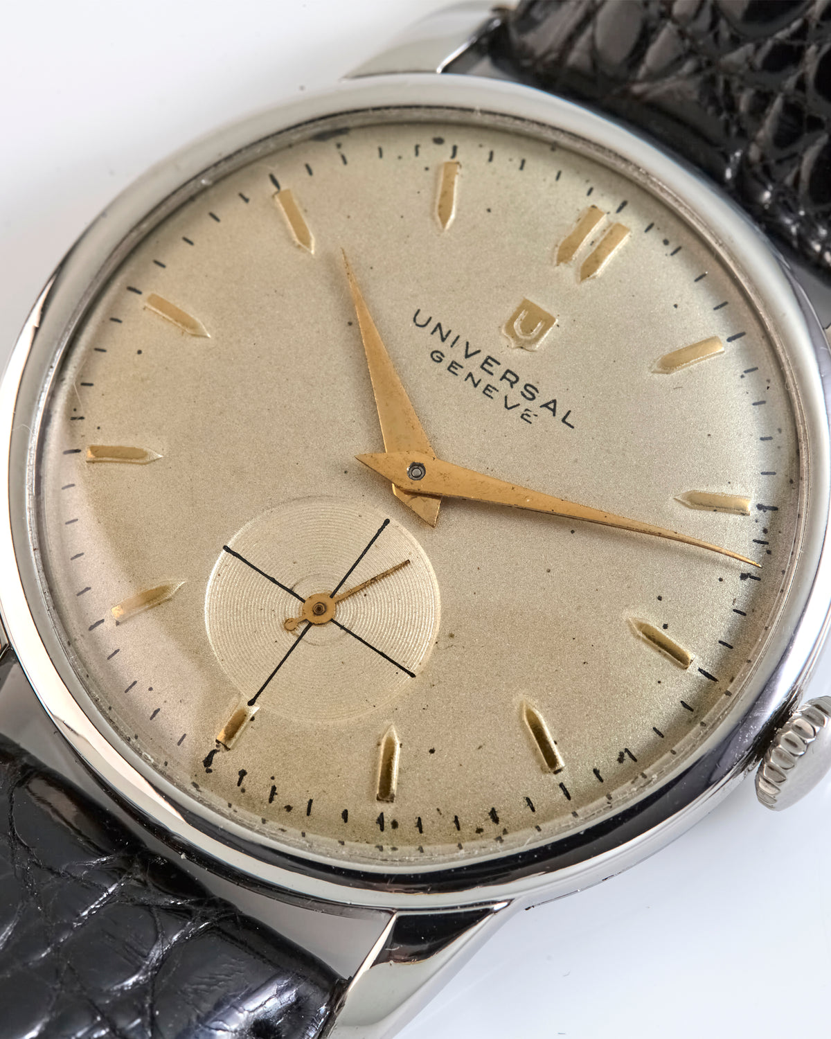 Vintage Universal Genève Swiss Watch Champagne Dial Small Seconds Black Leather Strap