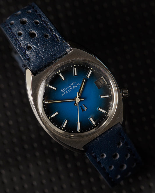 Bulova Accutron Rare Vintage Blue Gradated Dial Tuning Fork Wristwatch